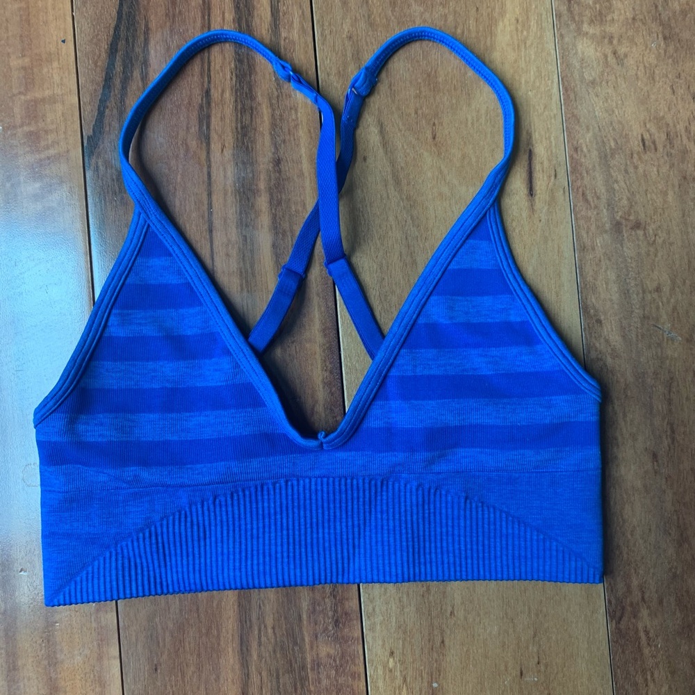 Lululemon triangle sports bra